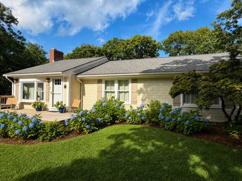 42 Marthas Rd, Edgartown, MA, 02539-7118 | Card Image