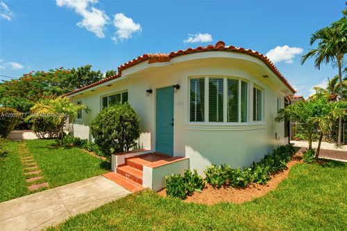 2240 Sw 24th Ave, Miami, FL, 33145-3528 | Card Image