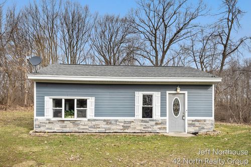 11769 Old Belding Rd Ne, Belding, MI, 48809-9311 | Card Image
