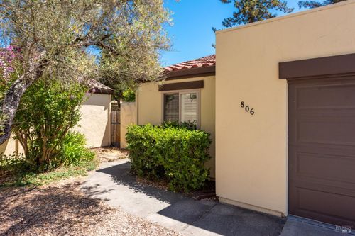 806 Shady Oak Dr, Santa Rosa, CA, 95404-2761 | Card Image
