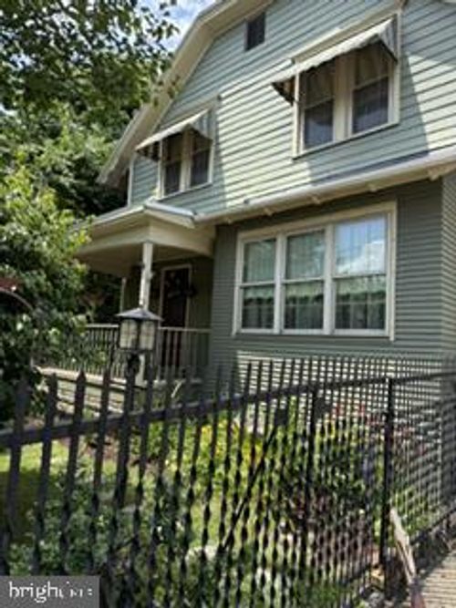 8 N 4th St, ASHLAND, PA, 17921-1303 | Card Image