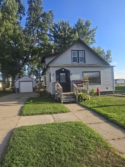 213 3rd St W, Jasper, MN, 56144-1146 | Card Image