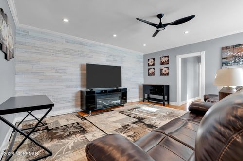 5e-500 Deal Lake Dr, Asbury Park, NJ, 07712-5175 | Card Image