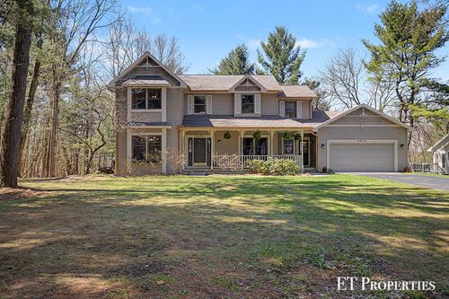 6833 Blythefield Ave Ne, Rockford, MI, 49341-9228 | Card Image