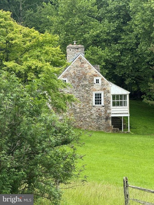 20 Constant Spring Rd, Home with 4 bedrooms, 3 bathrooms and null parking in MALVERN PA | Image 4