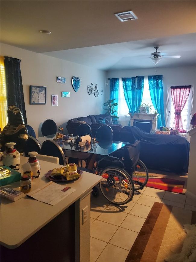 11821 Pecangate Way, House other with 5 bedrooms, 3 bathrooms and 4 parking in Manor TX | Image 8