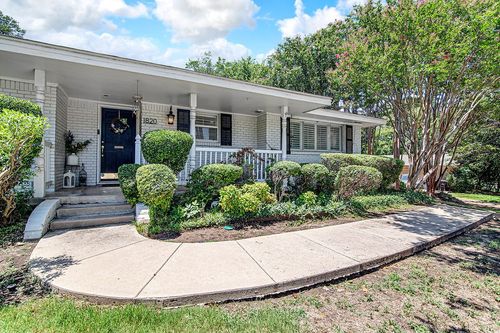 1820 Ridgmar Blvd, Fort Worth, TX, 76116-2019 | Card Image
