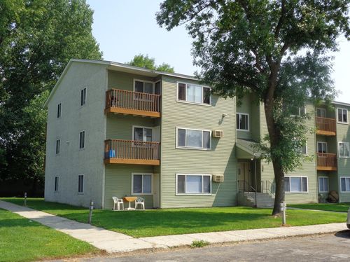 308-808 E Evergreen Ave, Olivia, MN, 56277-1008 | Card Image