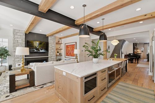 715 Rice St E, Wayzata, MN, 55391-1722 | Card Image