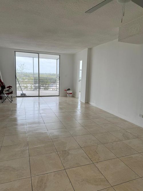 apt-805-3660 Ne 166th St, North Miami Beach, FL, 33160-3823 | Card Image