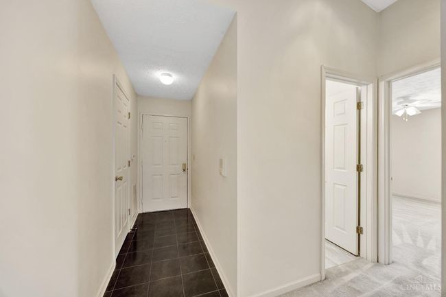 12041 Carrington Ln, Condo with 2 bedrooms, 2 bathrooms and null parking in Loveland OH | Image 7