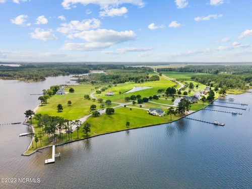 16 River Dr, Belhaven, NC, 27810-9171 | Card Image