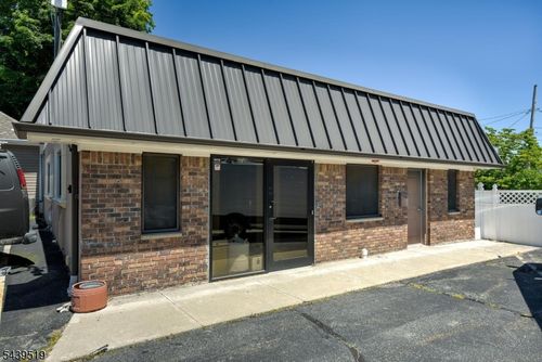 148 Hamburg Tpke, Bloomingdale, NJ, 07403-1273 | Card Image