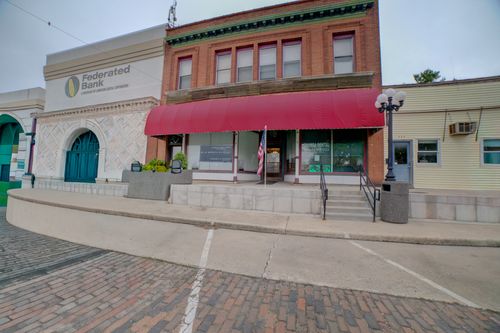 109 N Chestnut St, Onarga, IL, 60955-1255 | Card Image