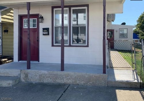 258 Chambers St, Phillipsburg, NJ, 08865-2914 | Card Image