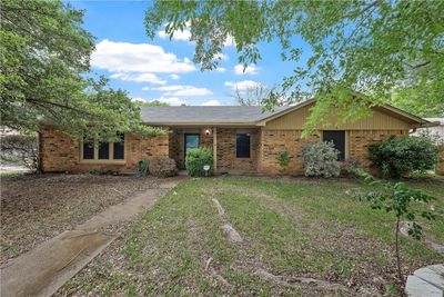 10505 Hiawatha Drive, House other with 3 bedrooms, 2 bathrooms and 2 parking in Waco TX | Image 1