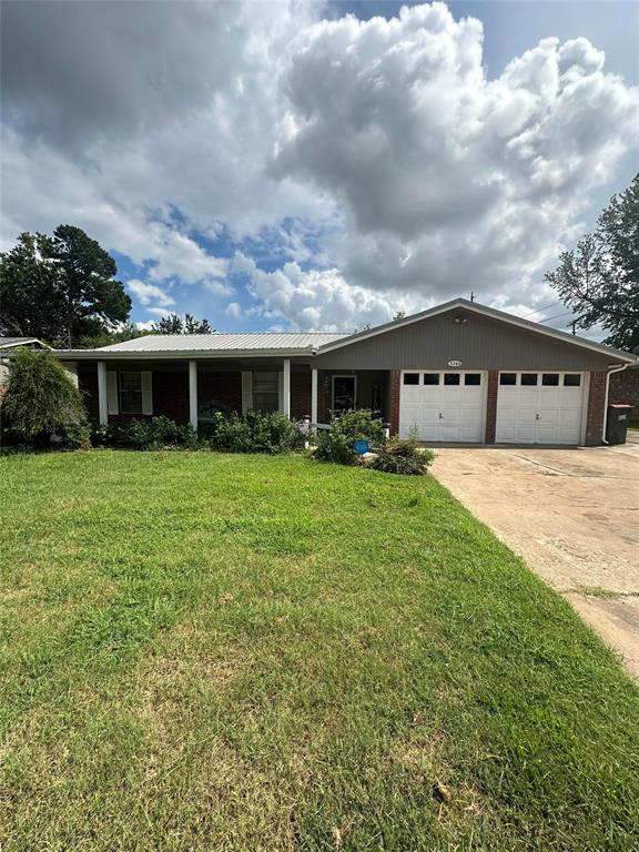 Pine Bluff St, Paris, TX 75460