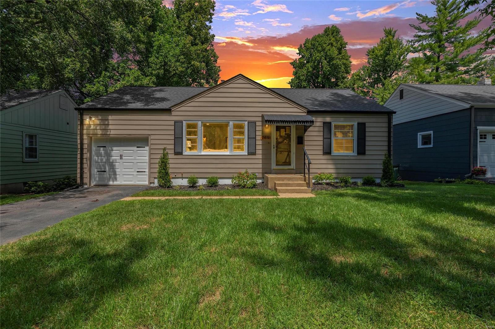Juanita Ave, Saint Louis, MO 63122