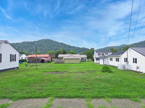 209 N 2nd Ave, Paden City, WV, 26159-1501 | Card Image