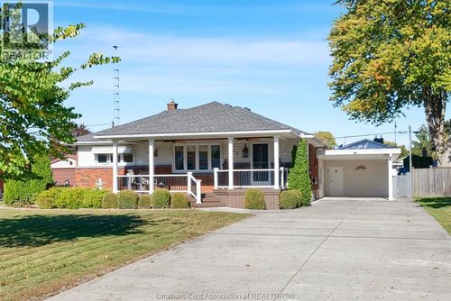 313 Thomas Ave, Wallaceburg, ON, N8A2C1 | Card Image