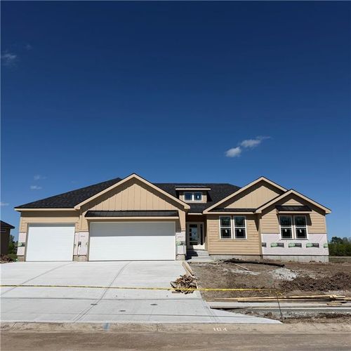 2351 Foxtail Dr, Kearney, MO, 64060-8396 | Card Image