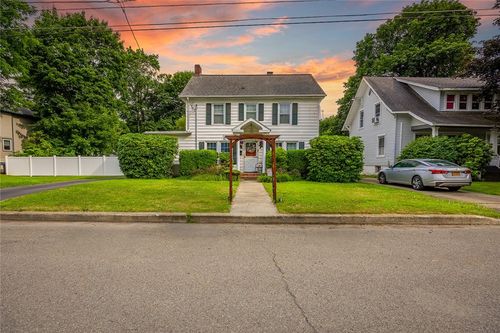 917 W Gray St, Elmira, NY, 14905-2311 | Card Image