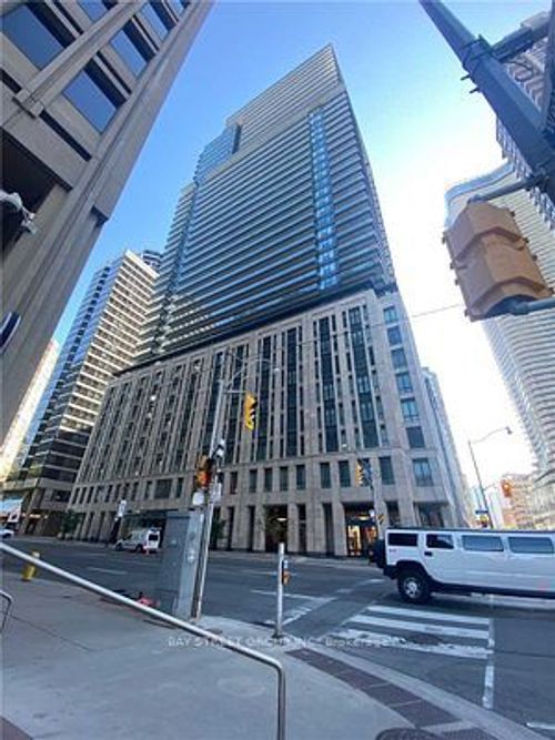 821-955 Bay St, Toronto, ON, M5S0C6 | Card Image