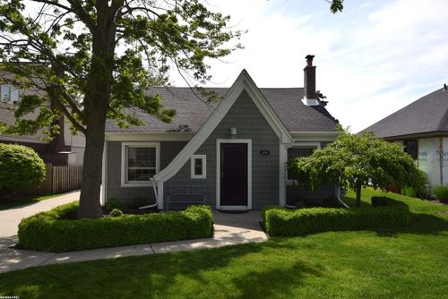 37915 Lakeshore Dr, Harrison Township, MI, 48045-2854 | Card Image