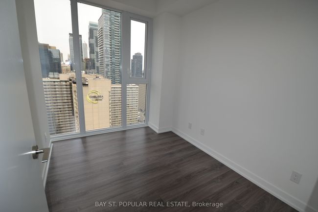 2615 - 20 Edward St, Condo with 3 bedrooms, 2 bathrooms and null parking in Toronto ON | Image 11
