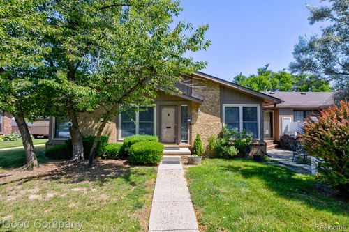 2879 Roundtree Dr, Troy, MI, 48083-2331 | Card Image