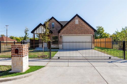 2005 Renner Avenue, Fort Worth, TX, 76104 | Card Image