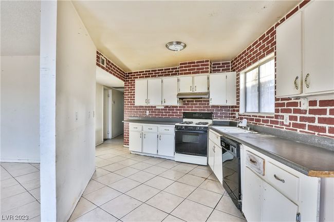 6489 Bugbee Ave, House other with 3 bedrooms, 2 bathrooms and null parking in Las Vegas NV | Image 4
