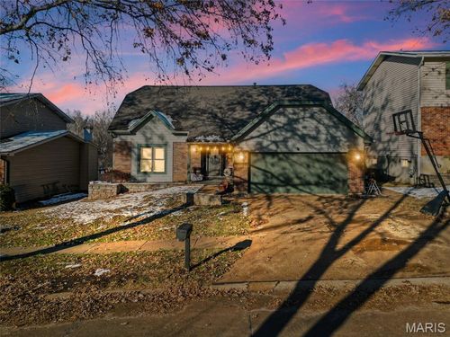 6115 Terri Lynn Dr, Affton, MO, 63123-1679 | Card Image