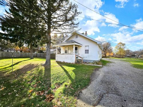 11493 Dexter St, Clio, MI, 48420-1505 | Card Image