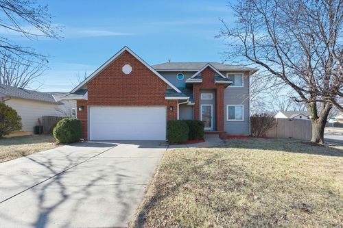 2002 N Parkdale Ct., Wichita, KS, 67212-6438 | Card Image