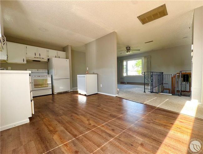 Kitchen/Dining Room | Image 9