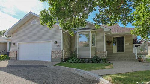 16 Winter Green Bay, Regina, SK, S4S7G2 | Card Image