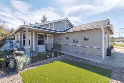 404 Lindilu Ln, Cave Junction, OR, 97523-9045 | Card Image