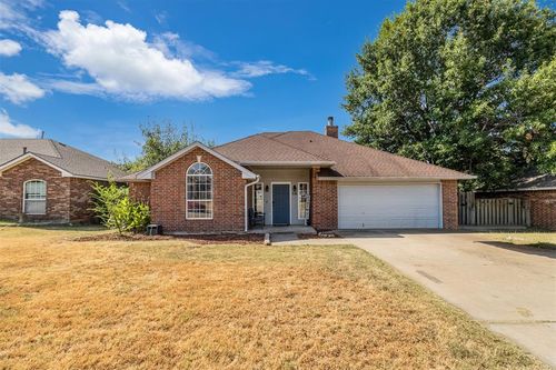 716 Woodbriar, Noble, OK, 73068 | Card Image