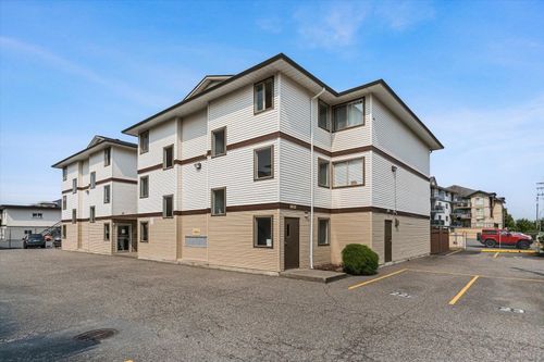 109-7435 Shaw Ave, Chilliwack, BC, V2R3C1 | Card Image