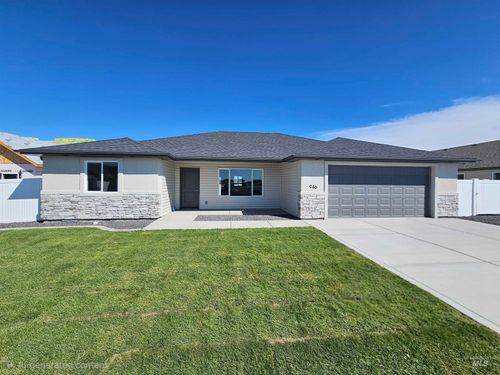 946 Tunnel St, Twin Falls, ID, 83301-6415 | Card Image