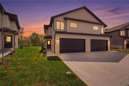 206 Nw Orchard Court, Lees Summit, MO, 64063 | Card Image