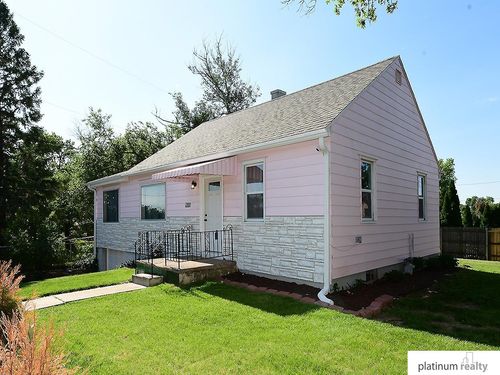 9635 Maple St, Omaha, NE, 68134-5316 | Card Image
