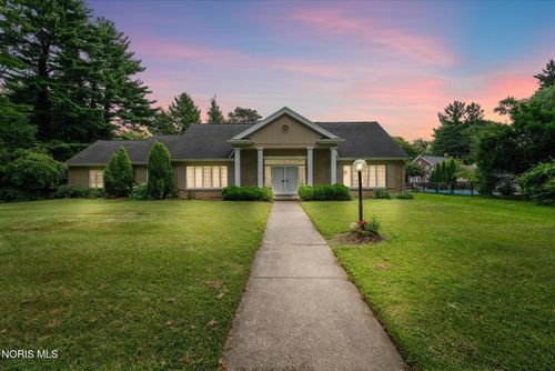 2060 Whitehall Rd, Ottawa Hills, OH, 43606-2567 | Card Image