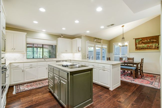 Island and recessed lighting | Image 12