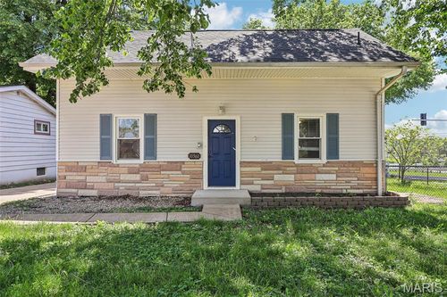 10560 Crecelius Dr, Saint Louis, MO, 63123-5022 | Card Image