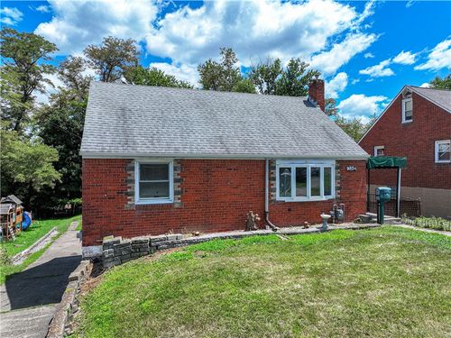 75 Arlene Ave, N Versailles, PA, 15137-2430 | Card Image