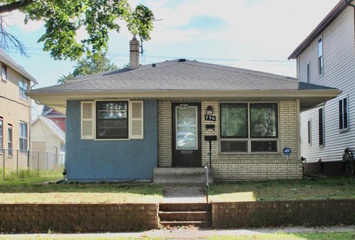 756 Rose Ave E, Saint Paul, MN, 55106-2532 | Card Image