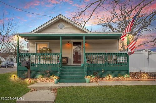 37 Beaconlight Ave, Keansburg, NJ, 07734-1832 | Card Image