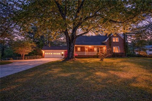 716 Killian Hill Road Sw, Lilburn, GA, 30047 | Card Image